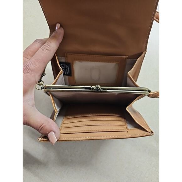 Vtg Nine West Brown Faux Leather Wristlet Micro Mini Bag Kiss Me Change purse - Picture 7 of 11